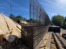 Vergrößern Bauarbeiten an der Eisenbahnbrücke Iserkull in Haan